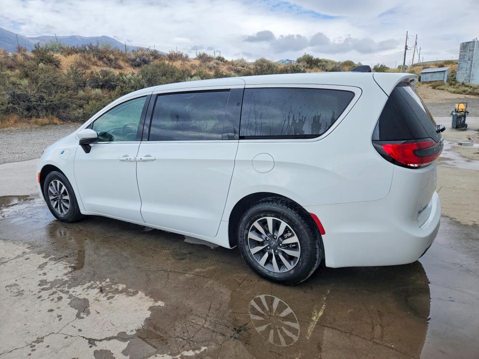 Снимка 2 от търг – 2023 CHRYSLER PACIFICA с VIN 2C4RC1L79PR588493