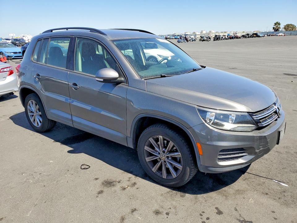 Photo 4 from auction – 2018 VOLKSWAGEN TIGUAN LIMITED with VIN WVGAV7AXXJK002351