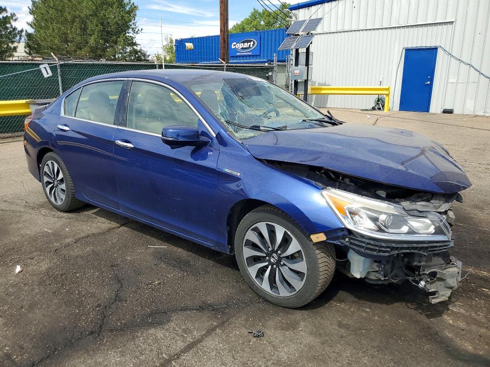 Photo 4 from auction – 2017 HONDA ACCORD with VIN JHMCR6F39HC020876