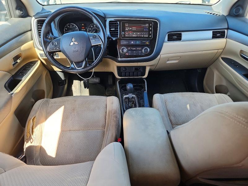 Снимка 8 от търг – 2017 MITSUBISHI OUTLANDER с VIN JA4AD3A35HZ039333