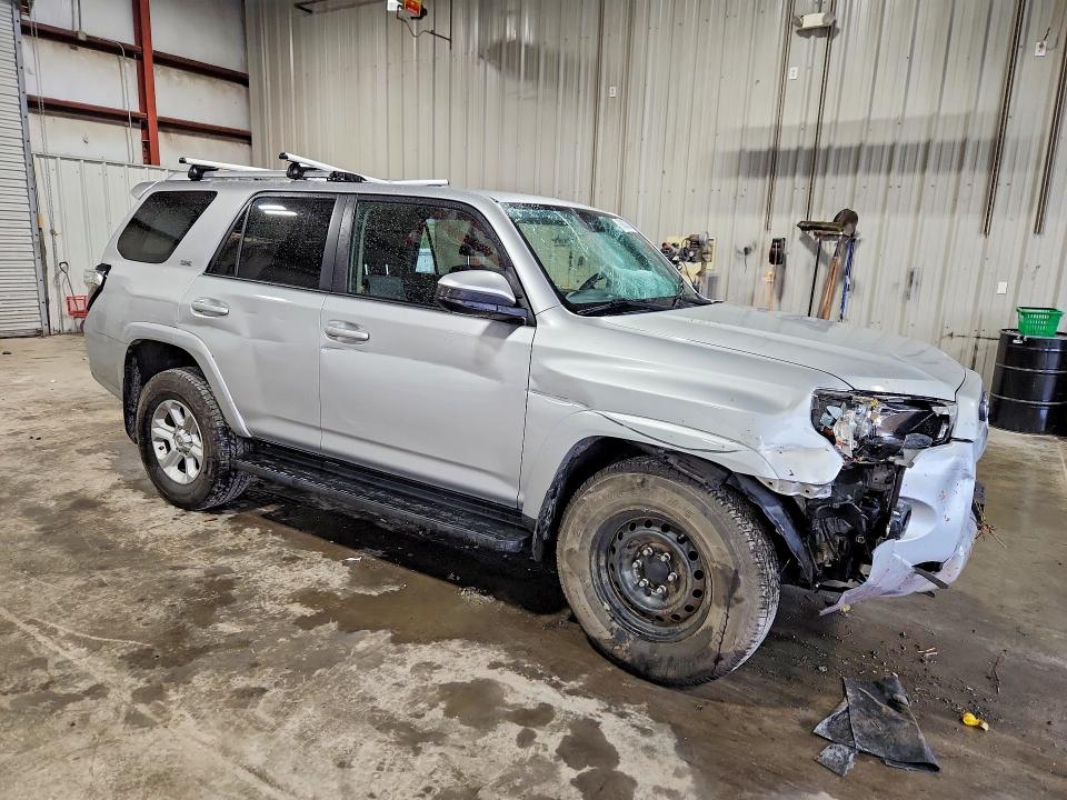 Photo 4 from auction – 2016 TOYOTA 4RUNNER with VIN JTEBU5JR8G5403384