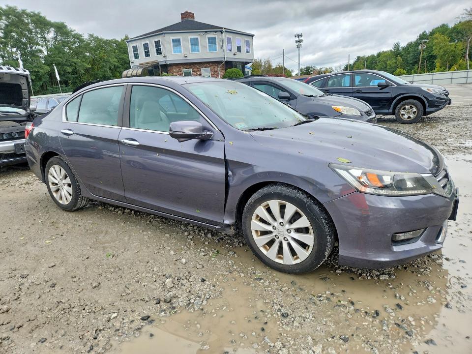 Photo 4 from auction – 2015 HONDA ACCORD with VIN 1HGCR2F73FA002882