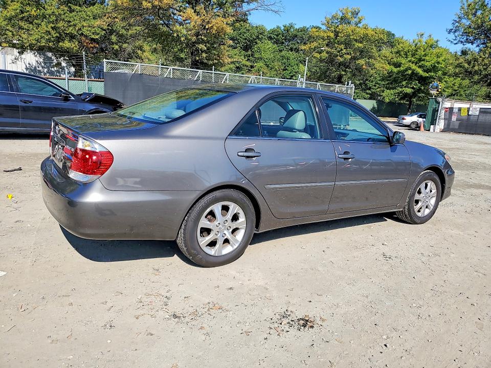 Photo 3 from auction – 2005 TOYOTA CAMRY with VIN 4T1BE30K95U506578