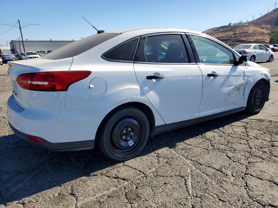 Photo 3 from auction – 2016 FORD FOCUS with VIN 1FADP3E2XGL268142