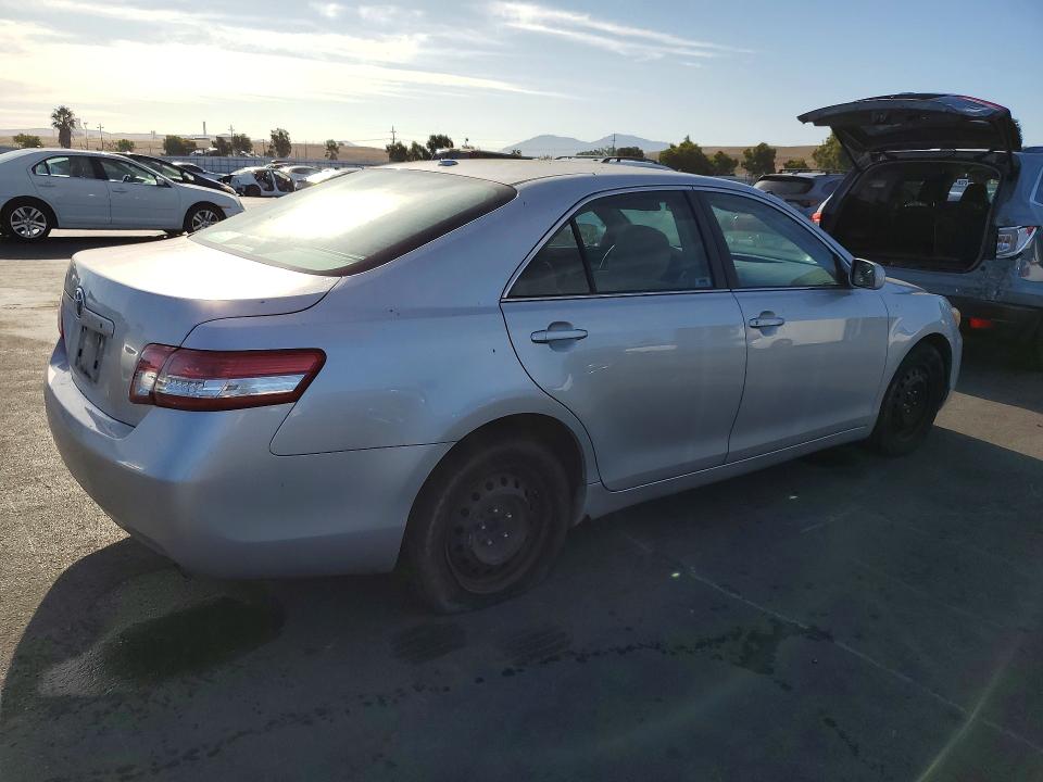 Photo 3 from auction – 2010 TOYOTA CAMRY with VIN 4T1BF3EK1AU029693