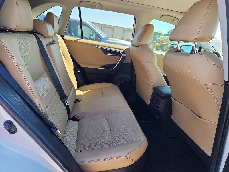 Снимка 10 от търг – 2021 TOYOTA RAV4 с VIN 4T3D6RFV1MU046932