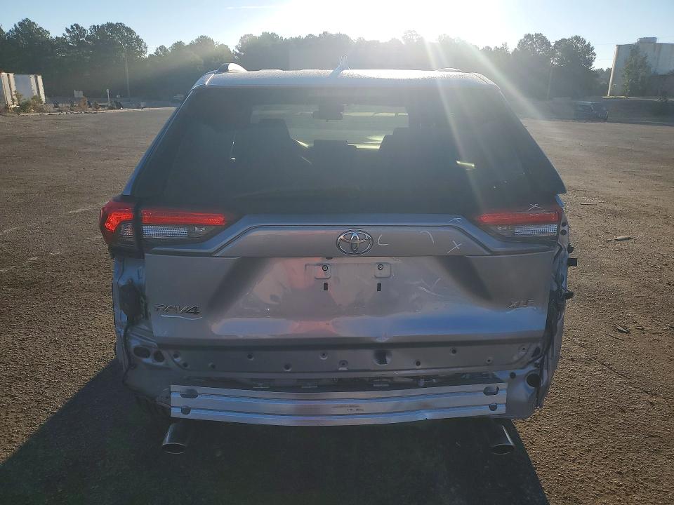 Photo 6 from auction – 2020 TOYOTA RAV4 with VIN 2T3W1RFVXLW065162