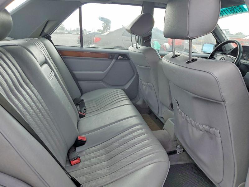 Снимка 10 от търг – 1992 MERCEDES-BENZ 300 с VIN WDBEA26D0NB635657