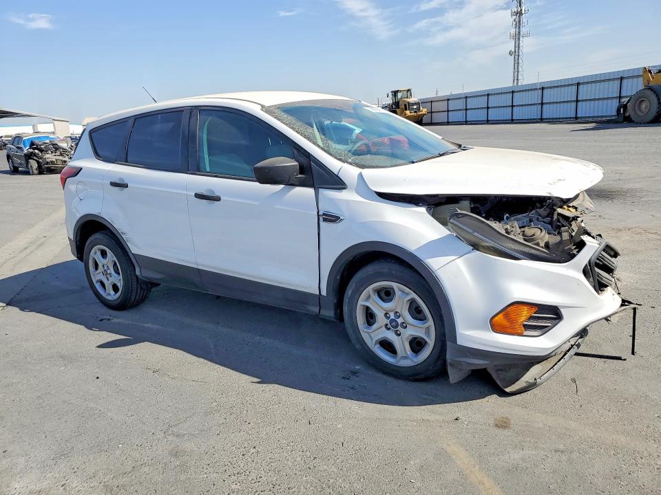 Photo 4 from auction – 2019 FORD ESCAPE with VIN 1FMCU0F74KUA06400