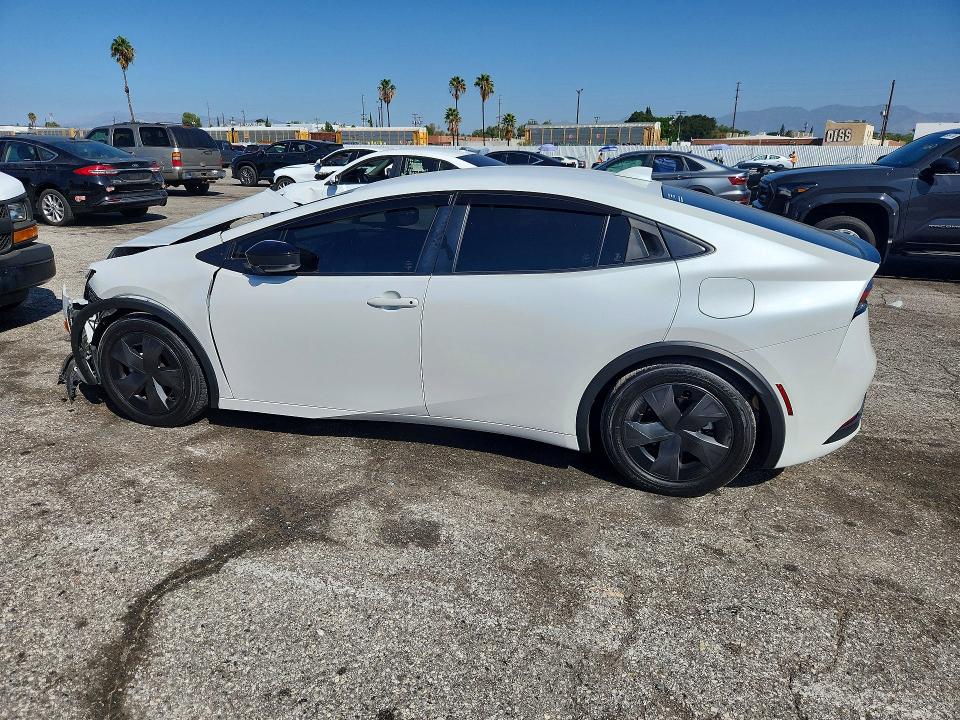 Снимка 2 от търг – 2024 TOYOTA PRIUS с VIN JTDACAAU1R3046838