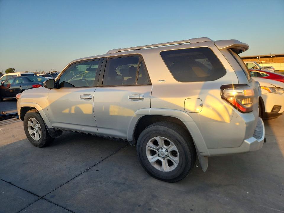 Photo 2 from auction – 2014 TOYOTA 4RUNNER with VIN JTEZU5JRXE5077020
