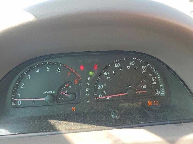 Снимка 9 от търг – 2002 TOYOTA CAMRY с VIN 4T1BE32K62U076792