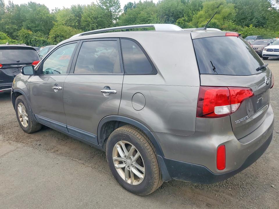 Photo 2 from auction – 2015 KIA SORENTO with VIN 5XYKT4A63FG658814
