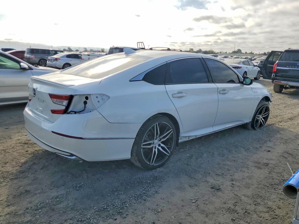 Photo 3 from auction – 2021 HONDA ACCORD with VIN 1HGCV3F95MA021403