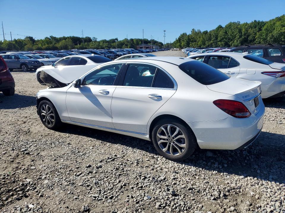 Снимка 2 от търг – 2018 MERCEDES-BENZ C с VIN 55SWF4KBXJU248790