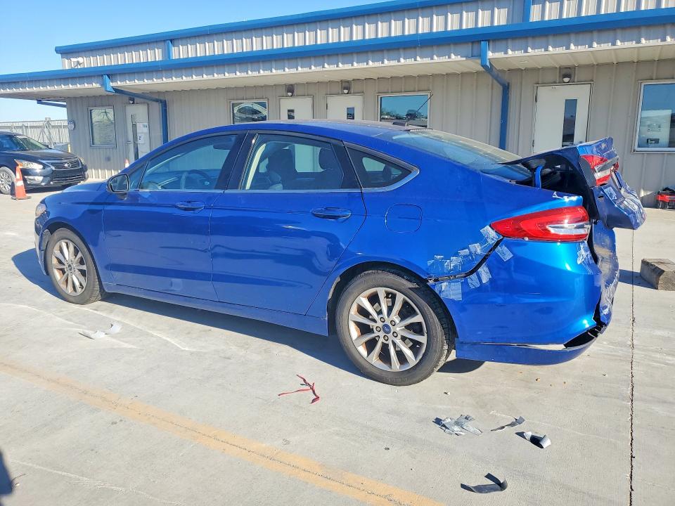 Снимка 2 от търг – 2017 FORD FUSION с VIN 3FA6P0H72HR161538