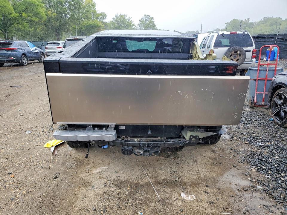 Photo 6 from auction – 2024 TESLA CYBERTRUCK with VIN 7G2CEHED9RA009412