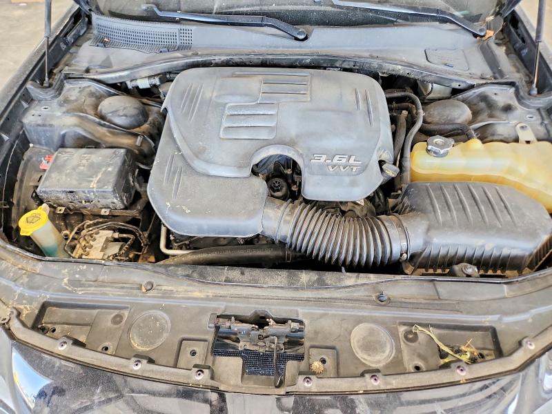 Photo 11 from auction – 2016 CHRYSLER 300 with VIN 2C3CCAGG4GH270582
