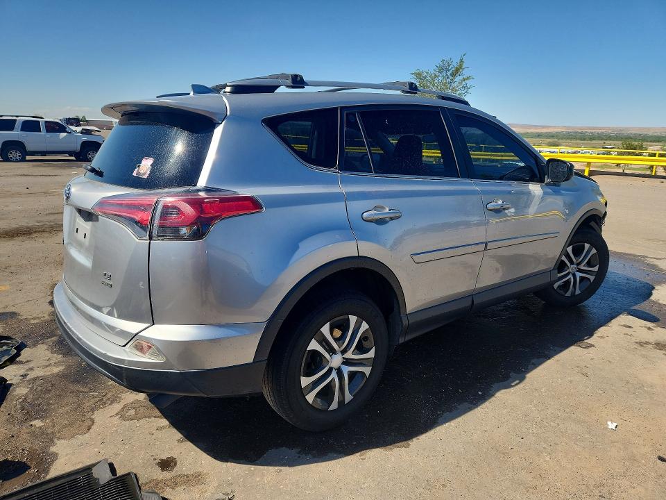 Photo 3 from auction – 2018 TOYOTA RAV4 with VIN JTMBFREV1JJ202860