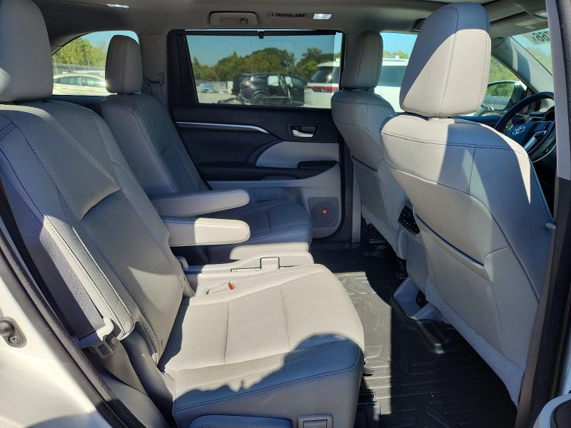 Снимка 10 от търг – 2015 TOYOTA HIGHLANDER с VIN 5TDDKRFH4FS185804