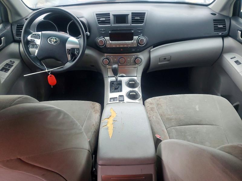 Photo 8 from auction – 2012 TOYOTA HIGHLANDER with VIN 5TDBK3EH8CS119550