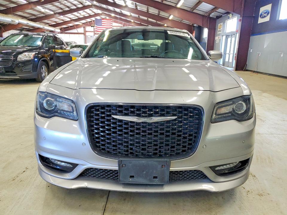 Photo 5 from auction – 2018 CHRYSLER 300 with VIN 2C3CCABG1JH266794