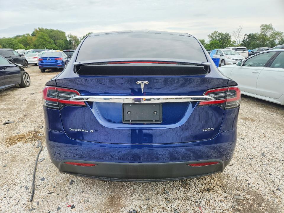 Фото 6 с аукциона – 2018 TESLA MODEL X с VIN 5YJXCBE22JF087091