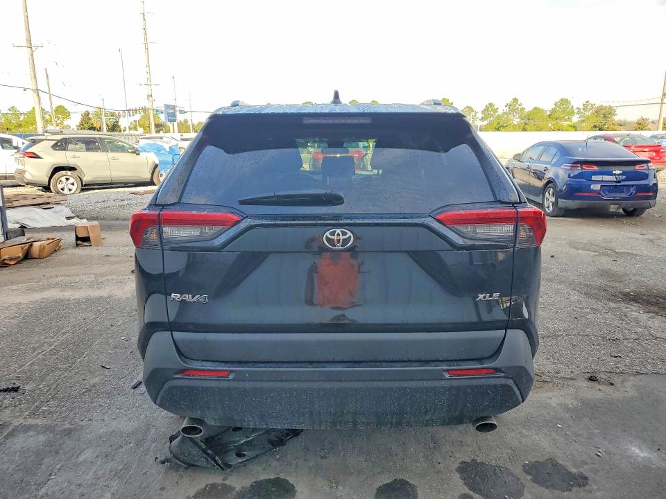 Photo 6 from auction – 2023 TOYOTA RAV4 with VIN 2T3W1RFV3PC216916