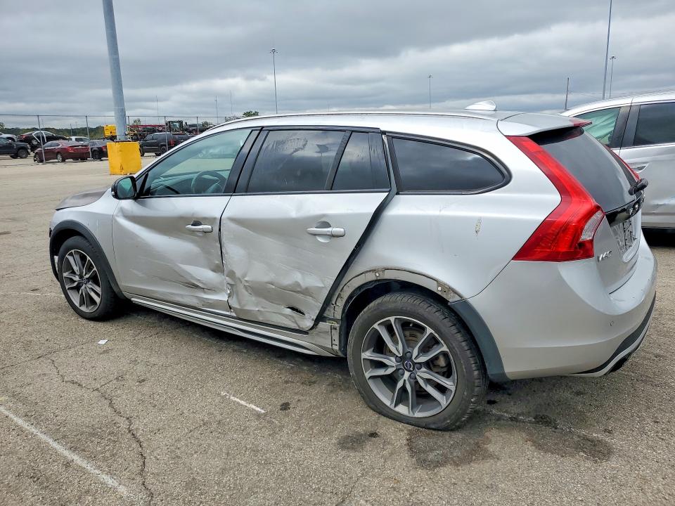 Снимка 2 от търг – 2018 VOLVO V60 CROSS COUNTRY с VIN YV440MWK6J2052396