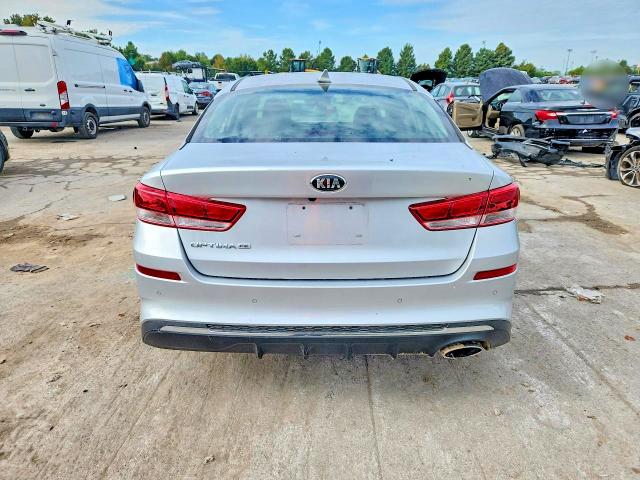 Photo 6 from auction – 2019 KIA OPTIMA with VIN 5XXGT4L3XKG324495