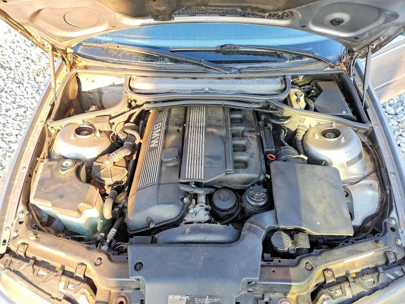 Photo 11 from auction – 2004 BMW 325 with VIN WBAET37494NJ45356