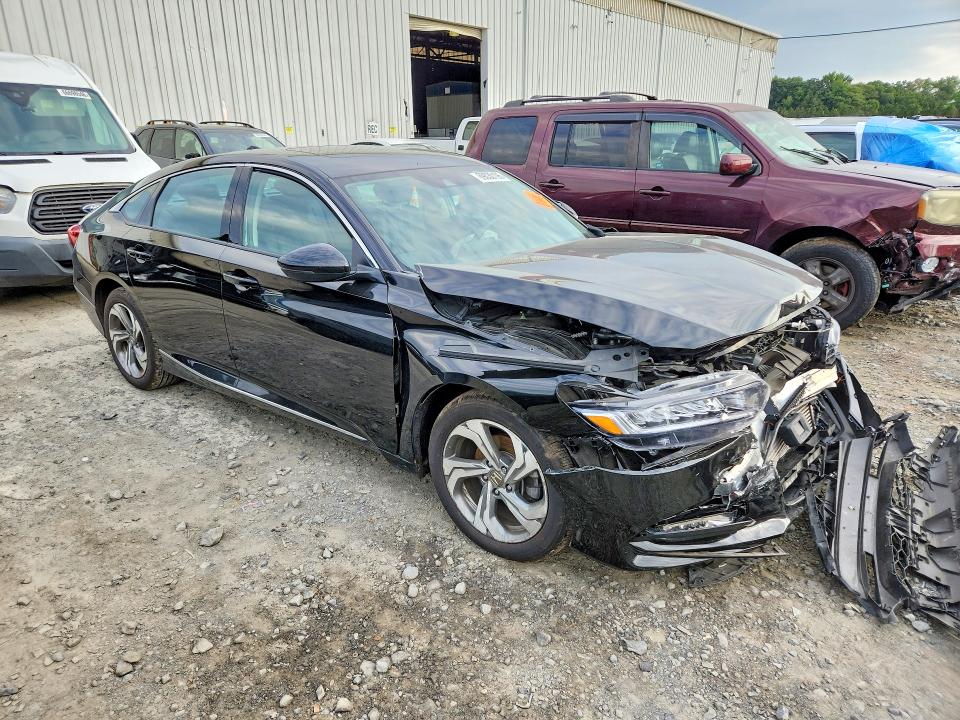Снимка 4 от търг – 2019 HONDA ACCORD с VIN 1HGCV1F59KA145852