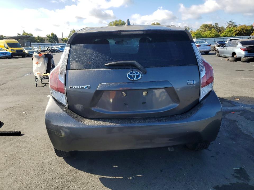 Photo 6 from auction – 2015 TOYOTA PRIUS C with VIN JTDKDTB36F1584980