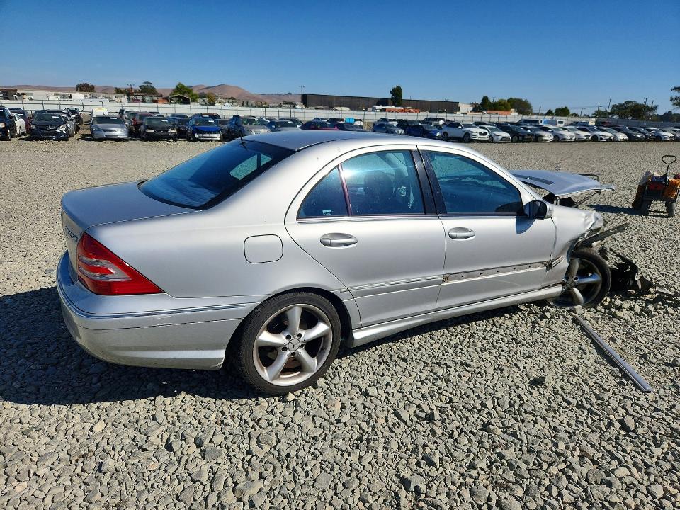 Снимка 3 от търг – 2005 MERCEDES-BENZ C с VIN WDBRF40J55F600523
