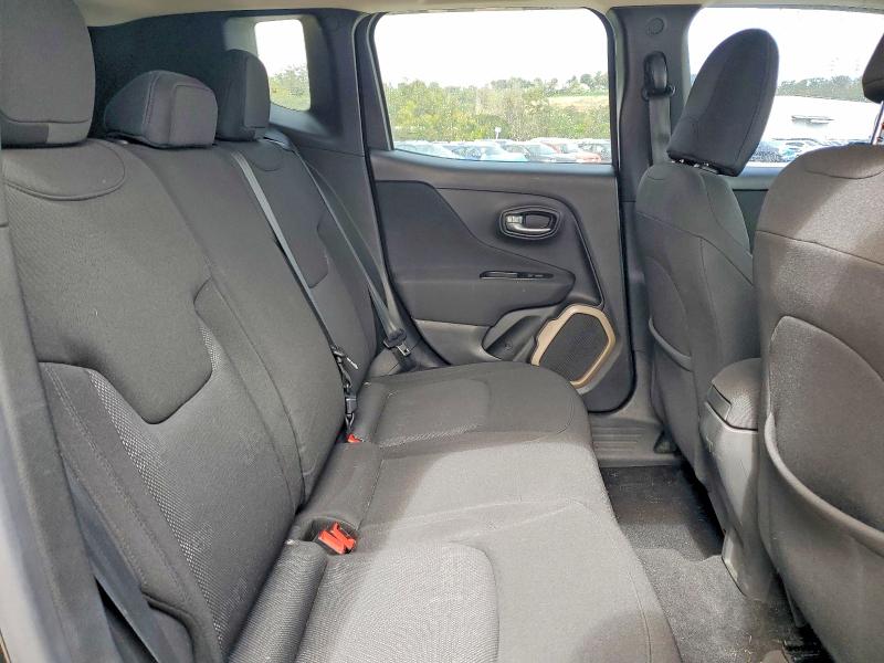 Photo 11 from auction – 2015 JEEP RENEGADE with VIN ZACCJBBT4FPB48023