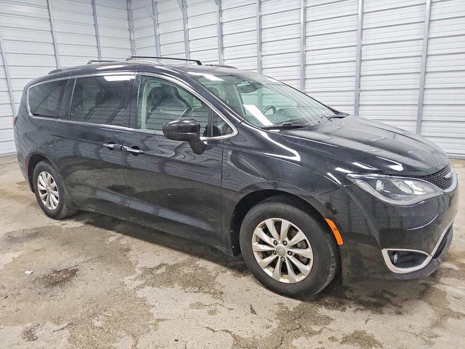 Фото 4 с аукциона – 2018 CHRYSLER PACIFICA с VIN 2C4RC1FG4JR115751