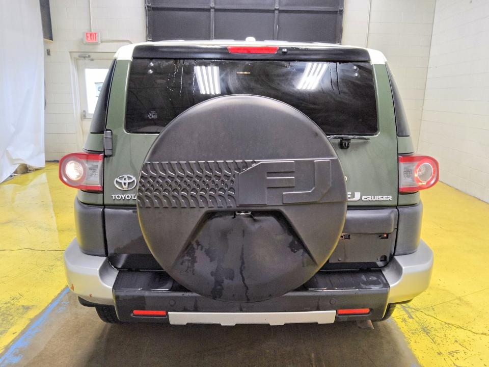 Снимка 6 от търг – 2013 TOYOTA FJ CRUISER с VIN JTEBU4BF4DK171278