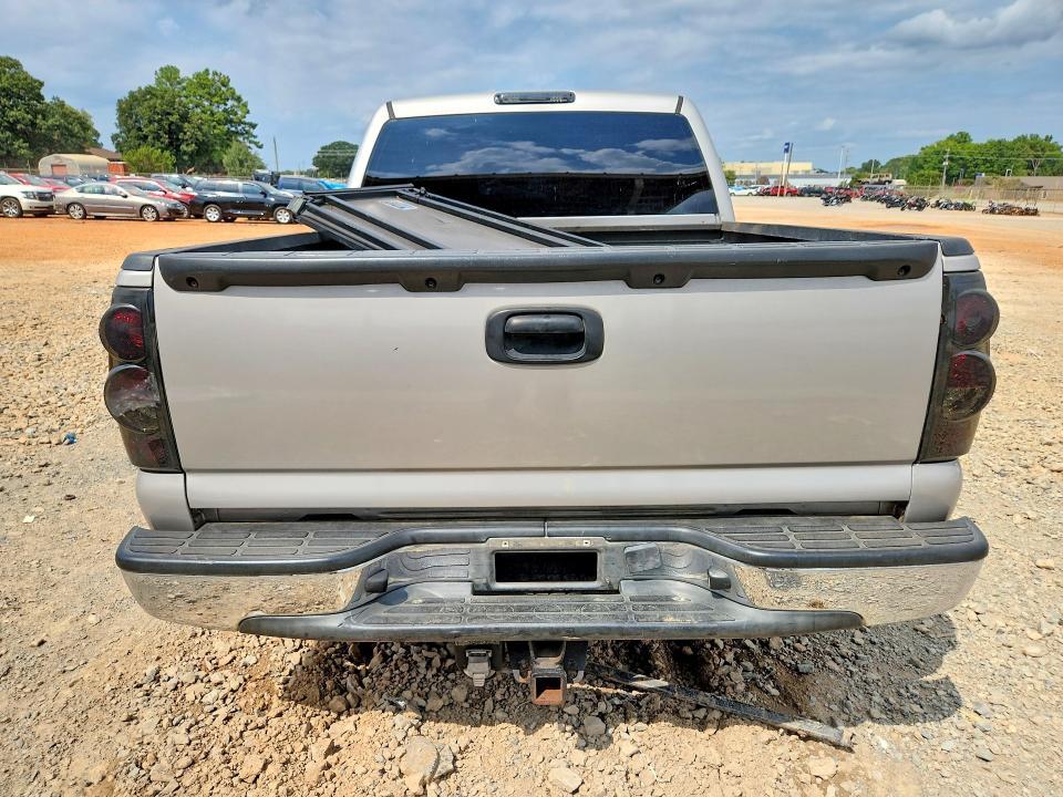 Photo 6 from auction – 2005 CHEVROLET SILVERADO with VIN 2GCEK13T951210572