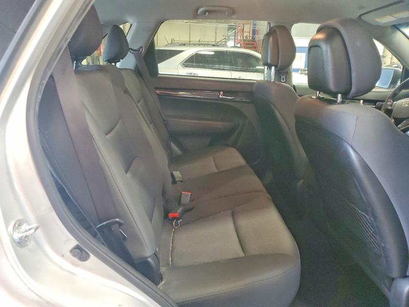 Photo 11 from auction – 2012 KIA SORENTO with VIN 5XYKTCA68CG225849