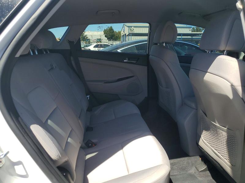 Photo 11 from auction – 2018 HYUNDAI TUCSON with VIN KM8J33A40JU639824