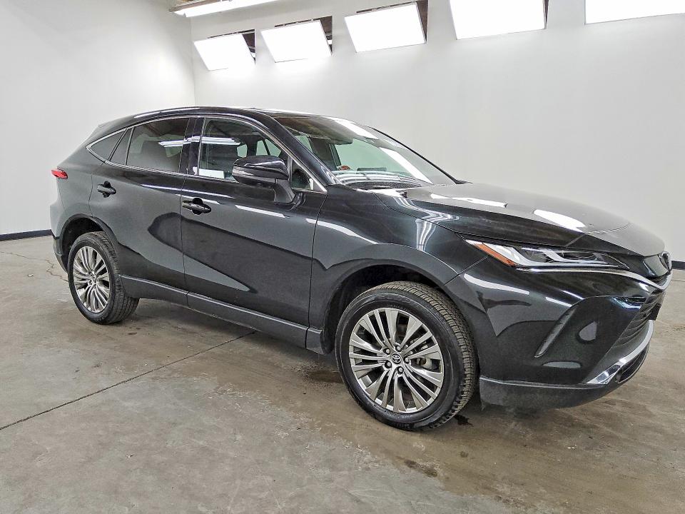 Photo 4 from auction – 2023 TOYOTA VENZA with VIN JTEAAAAH1PJ151053