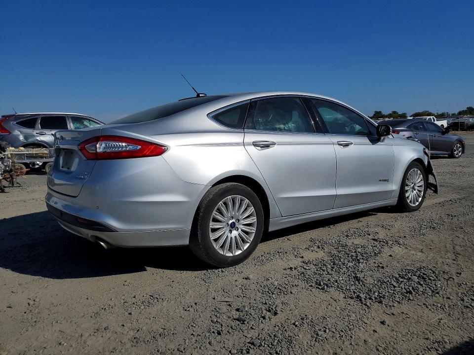 Снимка 3 от търг – 2016 FORD FUSION с VIN 3FA6P0LU7GR304737
