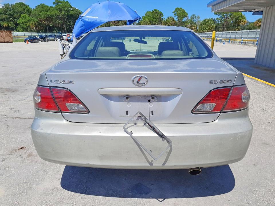 Foto 6 de la subasta – 2002 LEXUS ES con VIN JTHBF30G320078957