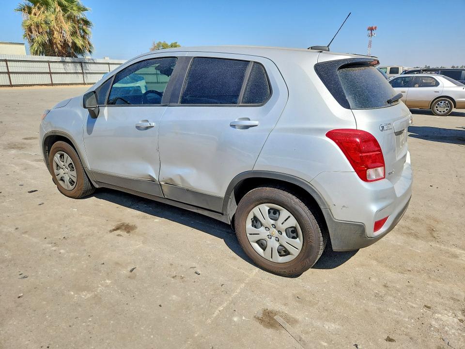 Photo 2 from auction – 2018 CHEVROLET TRAX with VIN 3GNCJKSB7JL313773