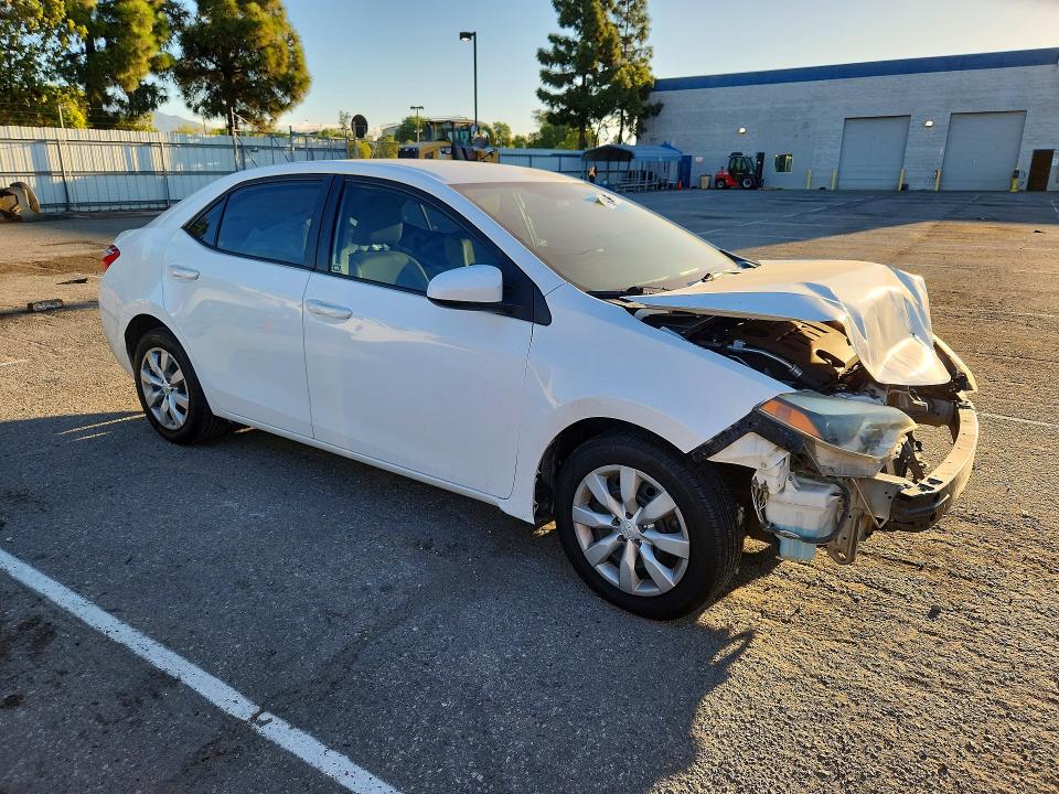 Снимка 4 от търг – 2016 TOYOTA COROLLA с VIN 5YFBURHE7GP507950
