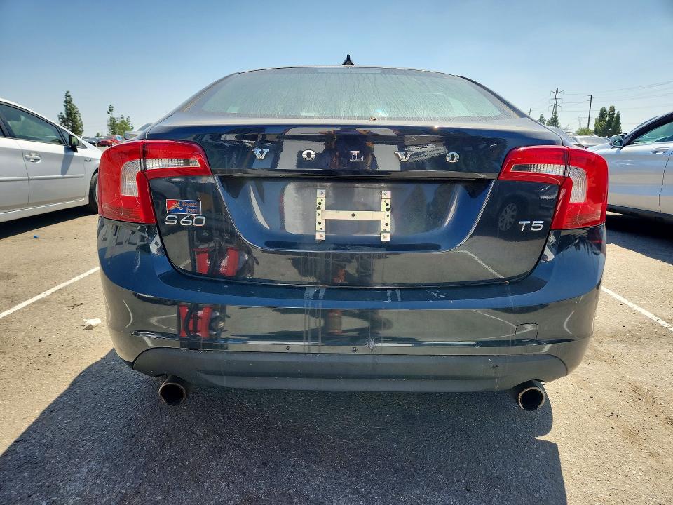 Foto 6 de la subasta – 2013 VOLVO S60 con VIN YV1612FS5D2182021