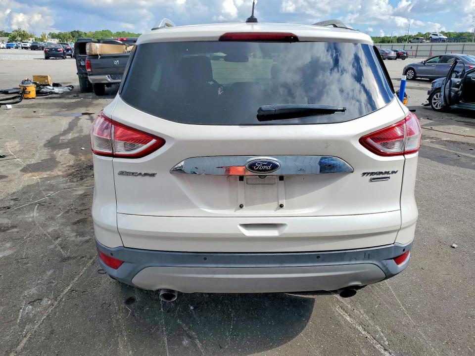 Photo 6 from auction – 2015 FORD ESCAPE with VIN 1FMCU9J92FUA57574