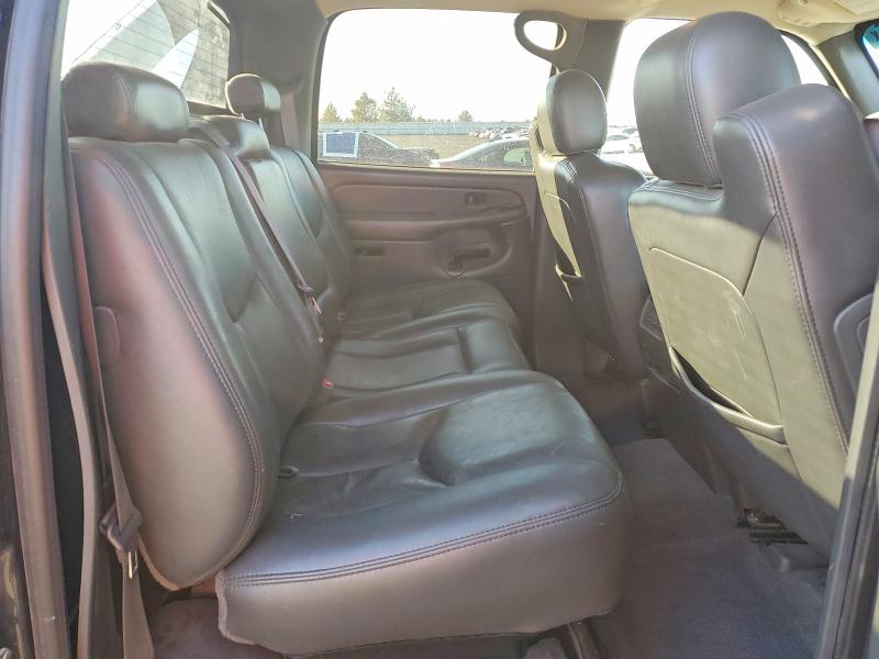 Photo 10 from auction – 2004 CHEVROLET AVALANCHE with VIN 3GNEK12T14G326878