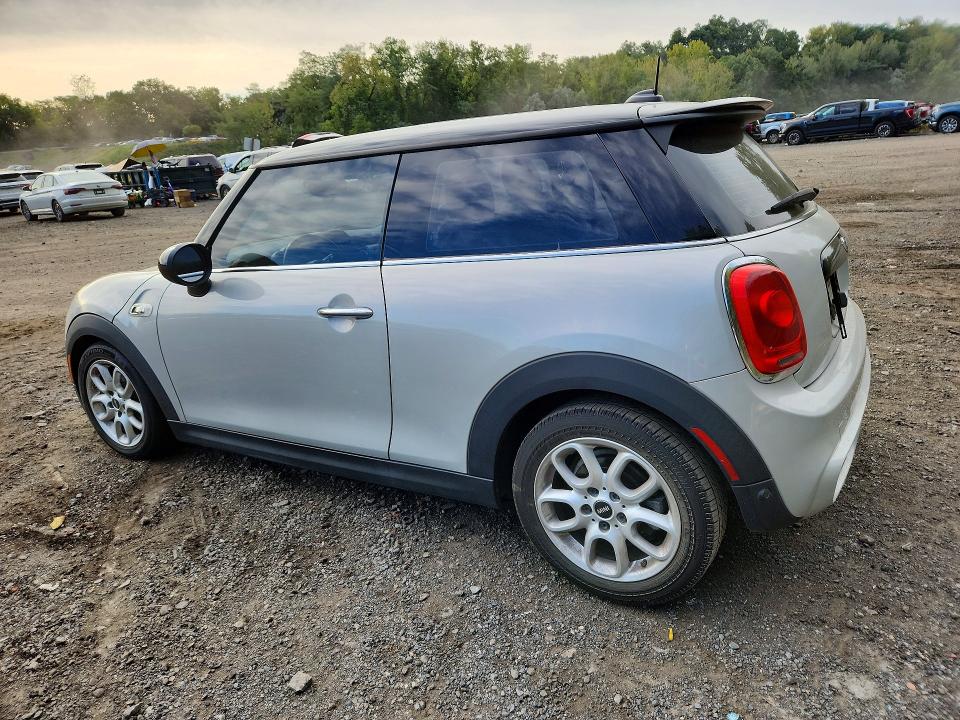 Фото 2 с аукциона – 2015 MINI COOPER с VIN WMWXP7C58F2A39586