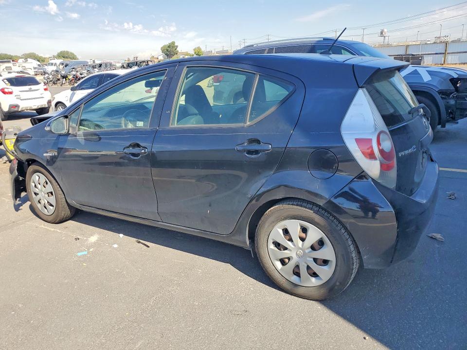 Снимка 2 от търг – 2013 TOYOTA PRIUS с VIN JTDKDTB39D1047145